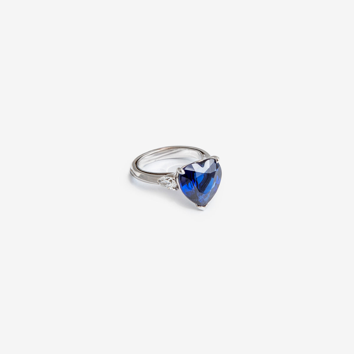 ANELLO ZAFFIRO A CUORE