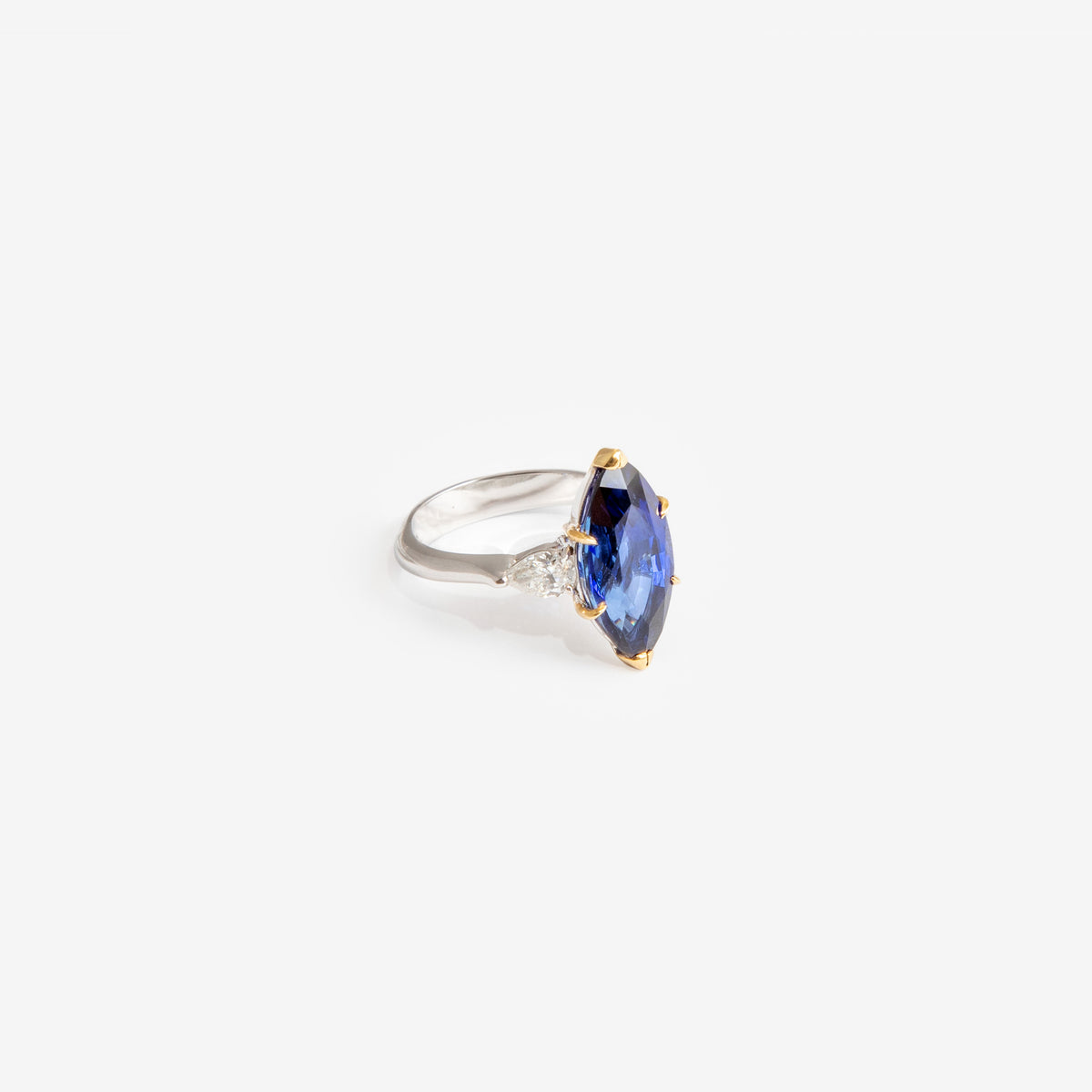 ANELLO ZAFFIRO MARQUISE