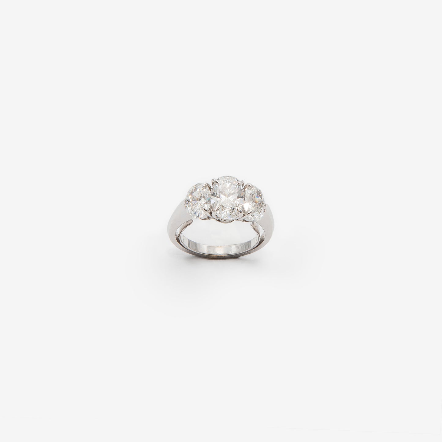 ANELLO TRILOGY CON DIAMANTI TAGLIO OVALE