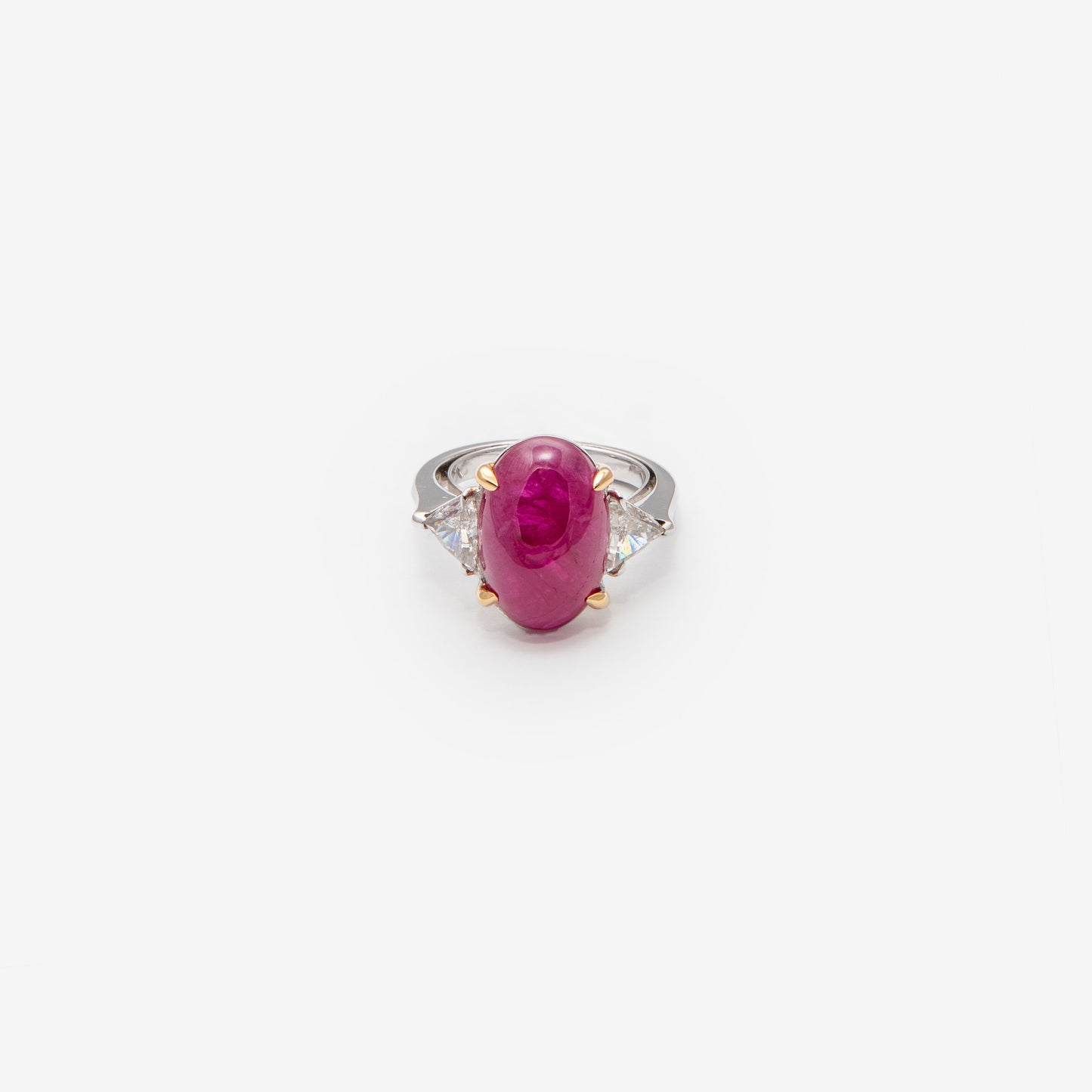 ANELLO CON RUBINO TAGLIO CABOCHON
