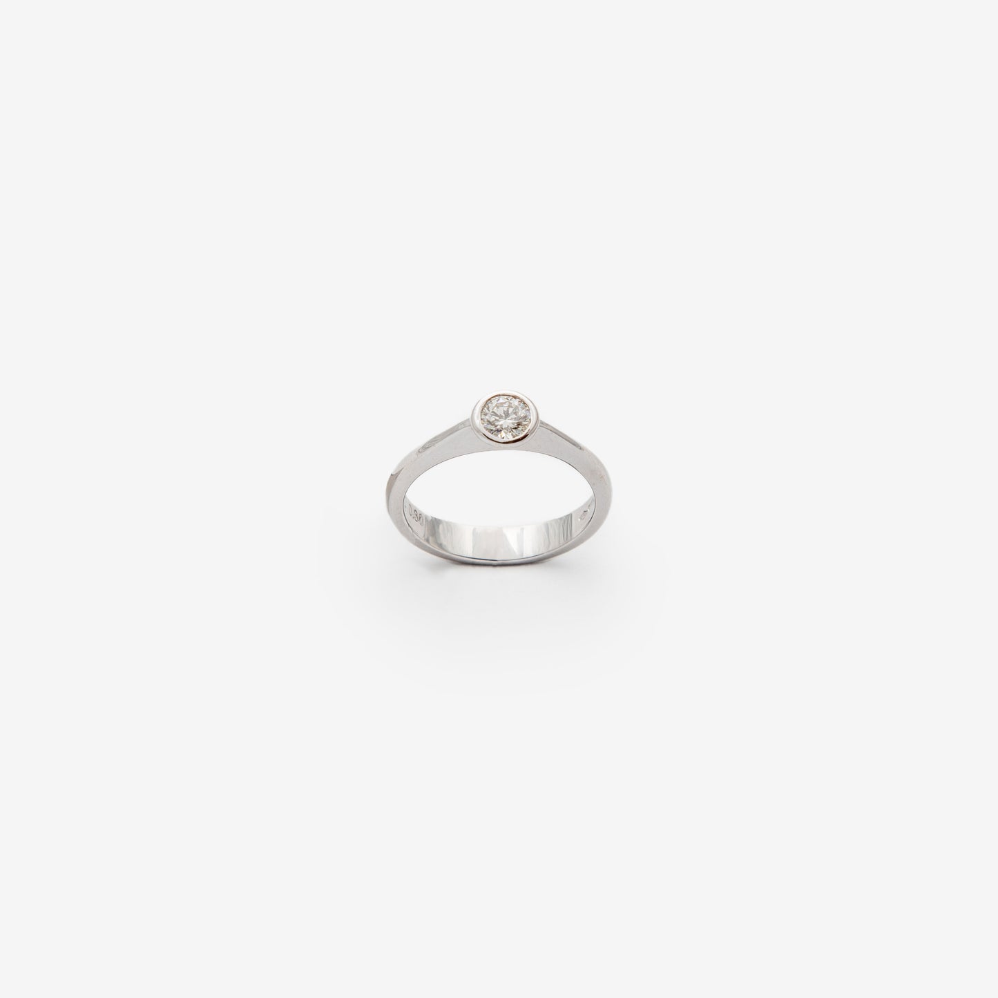 ANELLO CON DIAMANTE ROTONDO