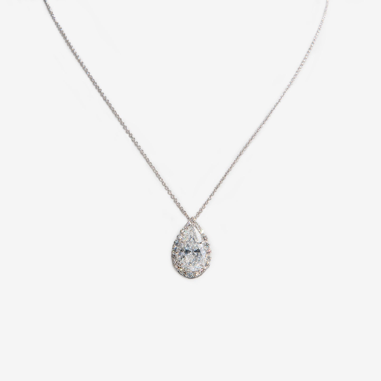 Collana con goccia pendente