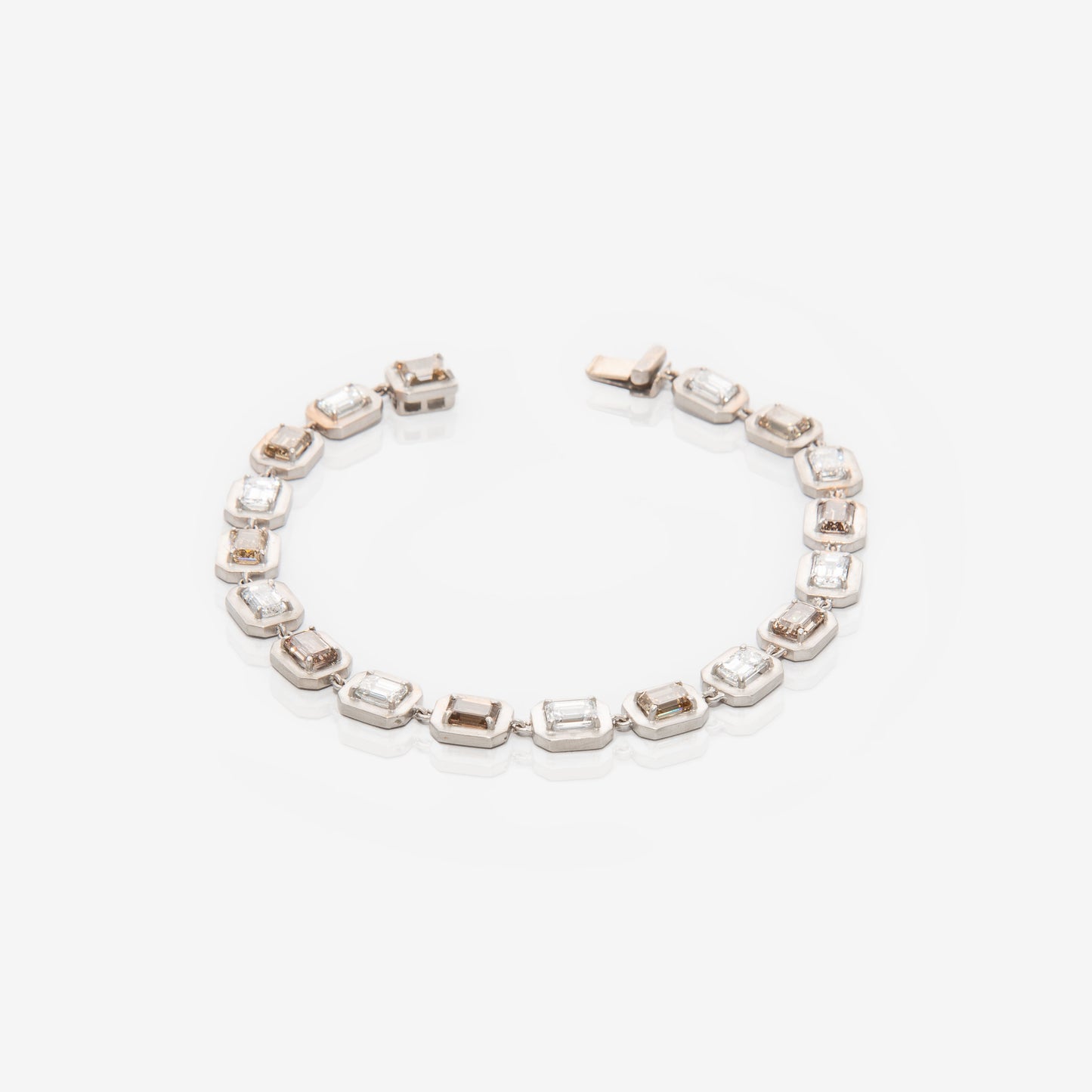 Bracciale con diamanti brown e diamanti bianchi