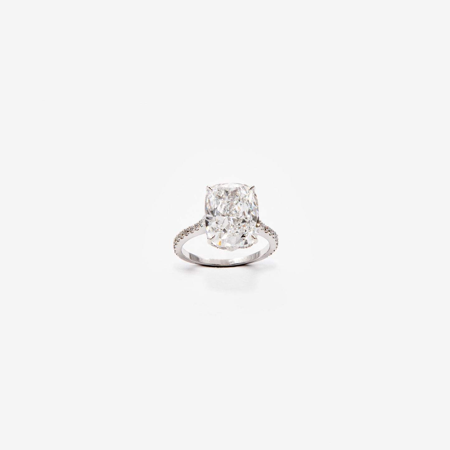 ANELLO CON DIAMANTE TAGLIO CUSCINO