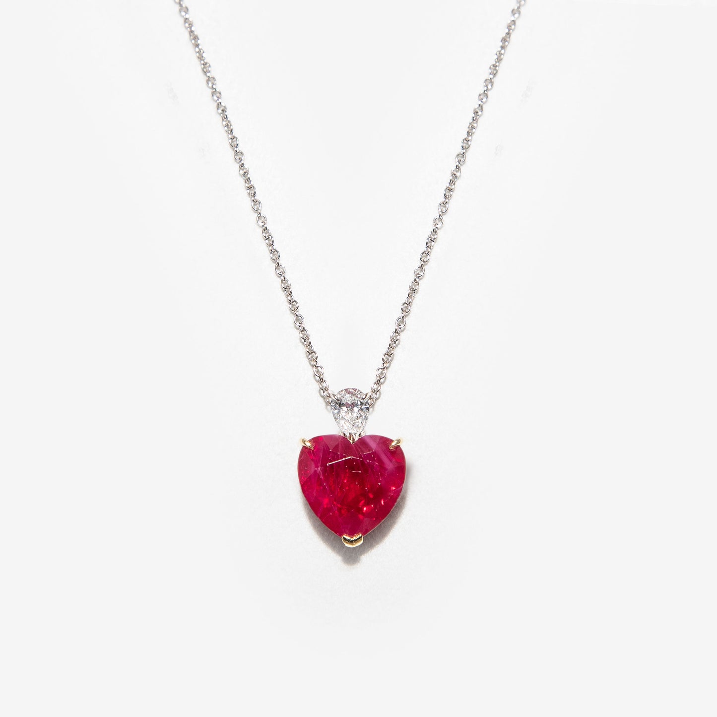 Ciondolo con Diamante con Rubino taglio cuore