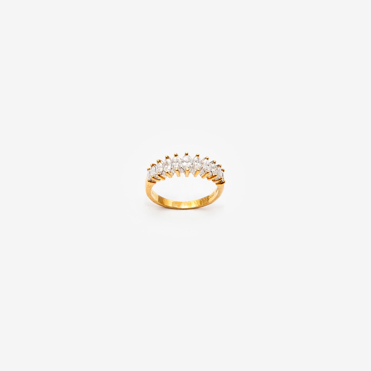 ANELLO IN ORO CON DIAMANTI TAGLIO MARQUISE
