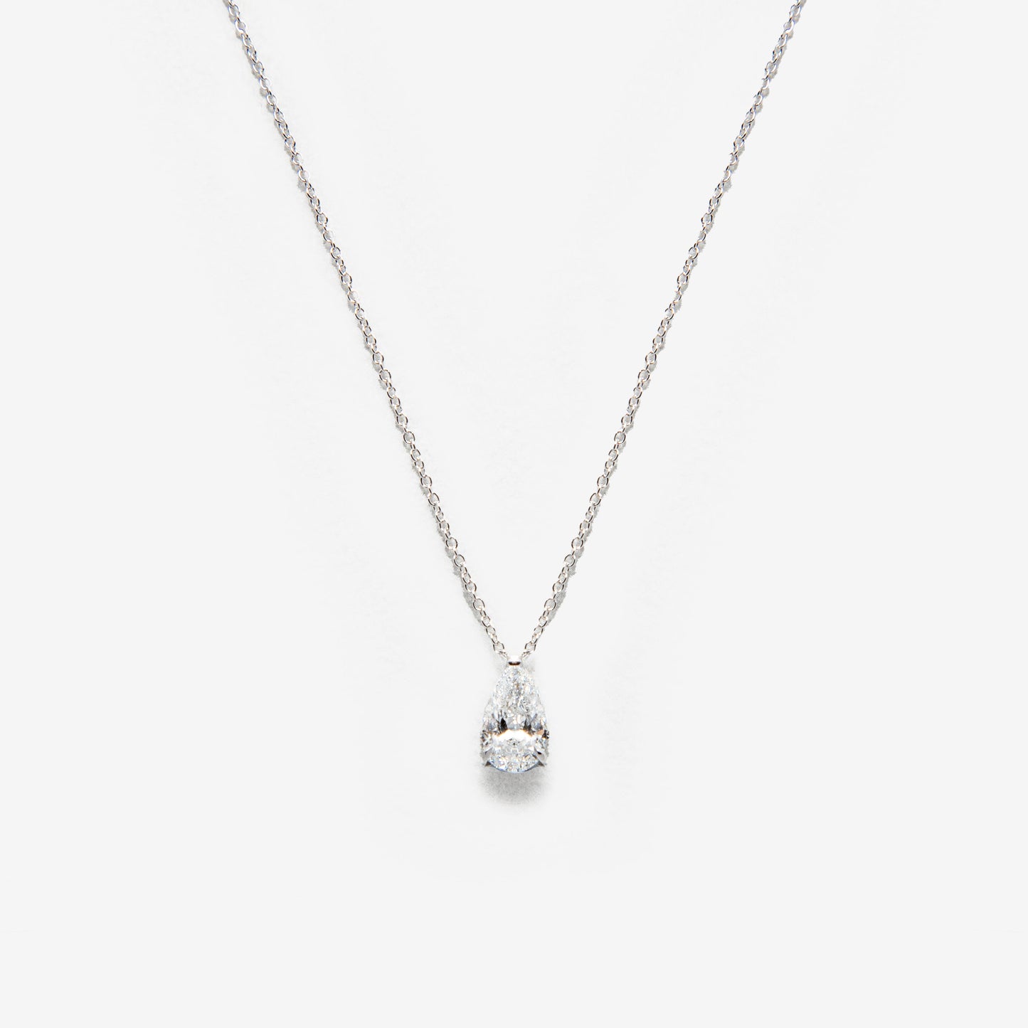 GIROCOLLO CON DIAMANTE A GOCCIA