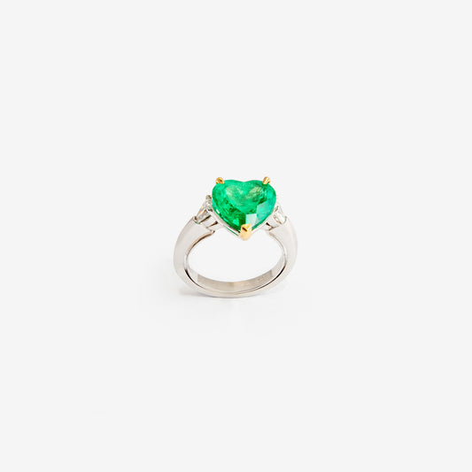 ANELLO CON CUORE DI SMERALDO
