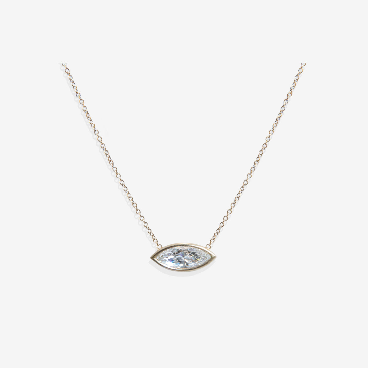 GIROCOLLO CON DIAMANTE TAGLIO MARQUISE