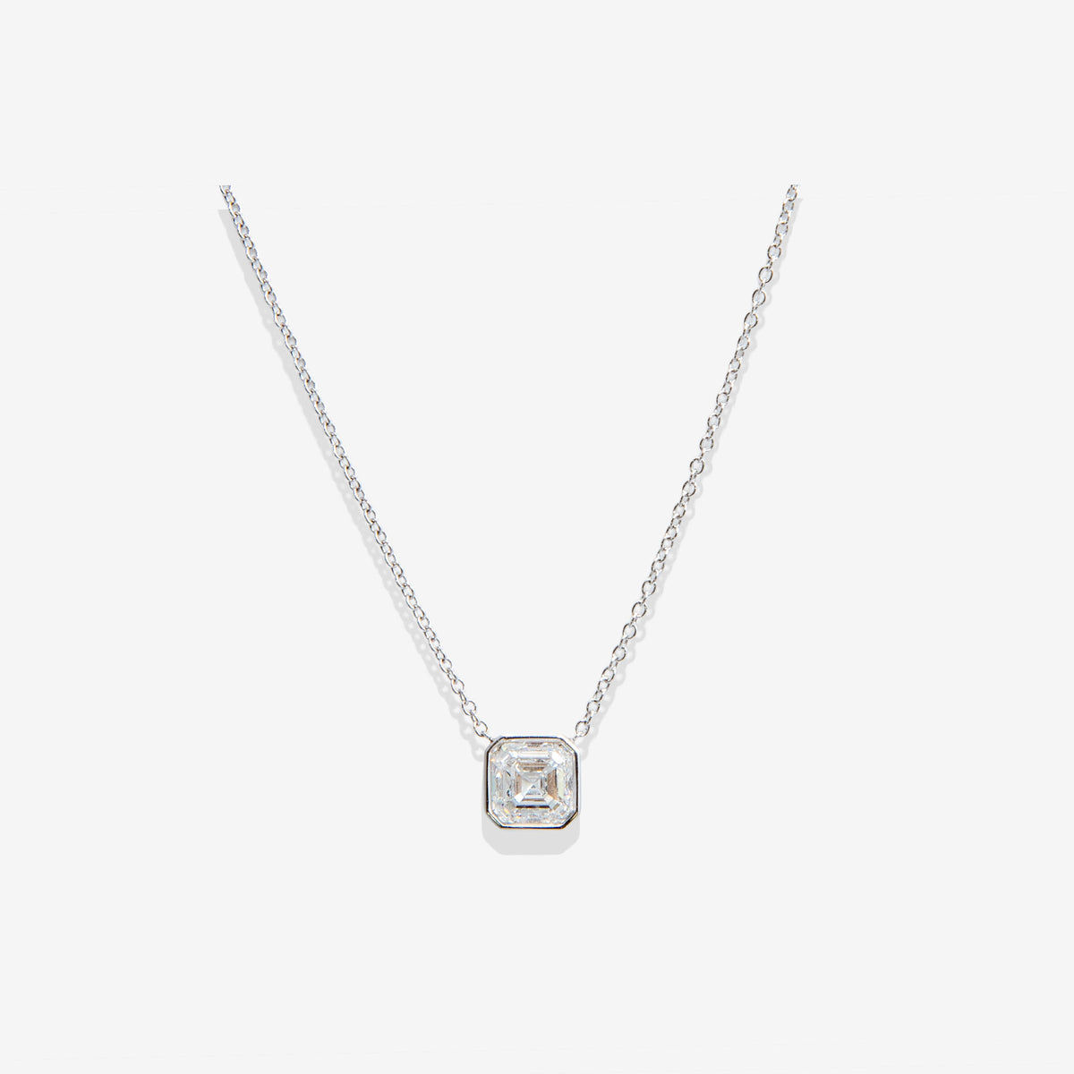 GIROCOLLO CON DIAMANTE ASSCHER