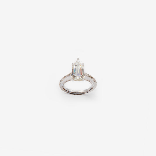 ANELLO SOLITARIO CON DIAMANTE FORMA TRAPEZOIDALE