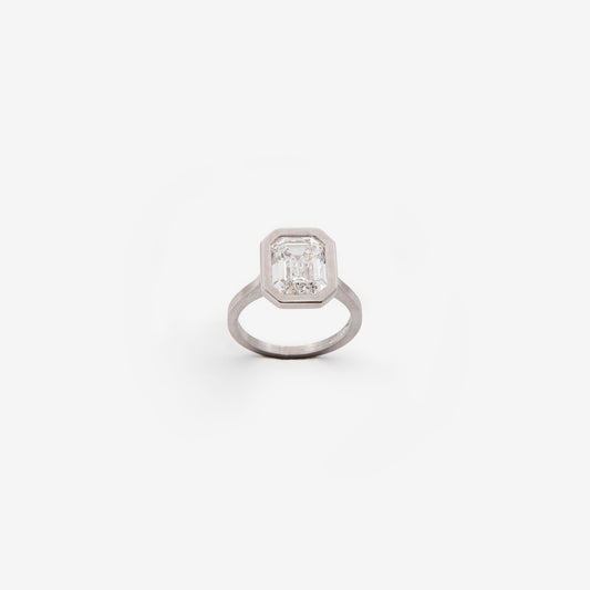 ANELLO CON DIAMANTE TAGLIO SMERALDO