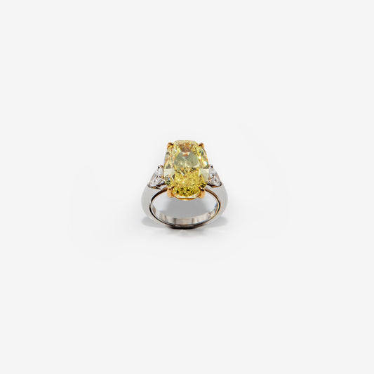 ANELLO CON DIAMANTE OVALE FANCY